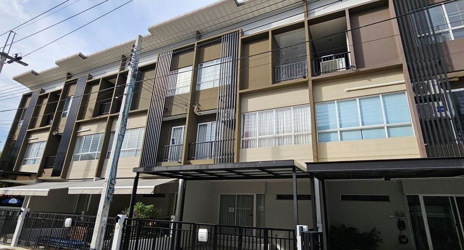 For rent 3 bedrooms townhouse in Bang Bua Thong, Nonthaburi