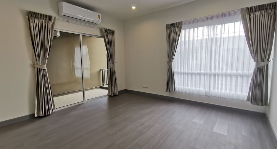 For rent 3 bedrooms townhouse in Bang Bua Thong, Nonthaburi