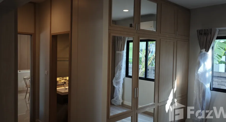 For sale and for rent 5 bedrooms house in Lam Luk Ka, Pathum Thani