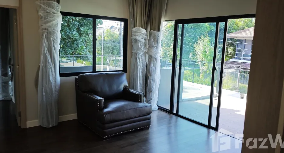 For sale and for rent 5 bedrooms house in Lam Luk Ka, Pathum Thani