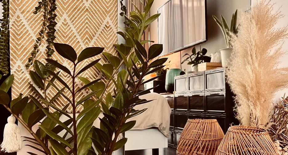 For sale and for rent 2 bedrooms condo in Huai Khwang, Bangkok