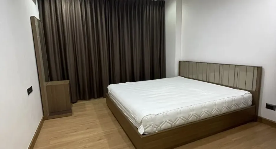 For rent 1 bed condo in Huai Khwang, Bangkok