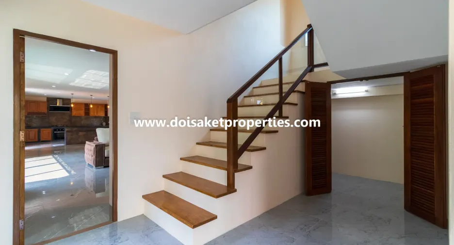 For rent and for sale 4 bedrooms house in Doi Saket, Chiang Mai