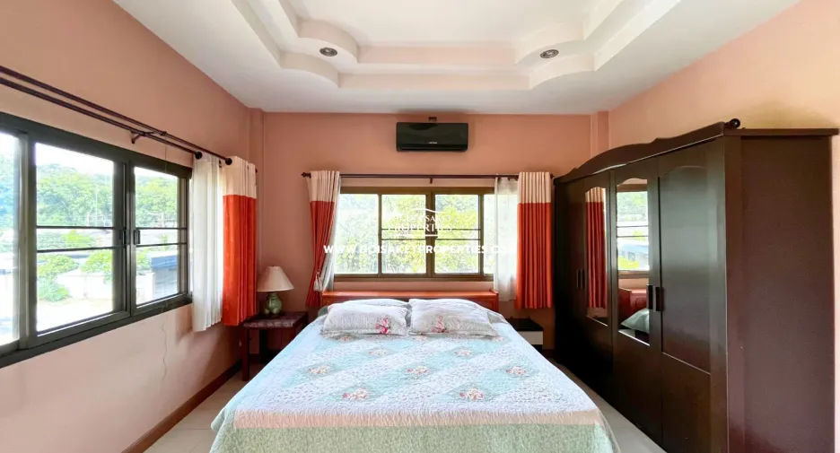 For rent 4 bedrooms house in Doi Saket, Chiang Mai