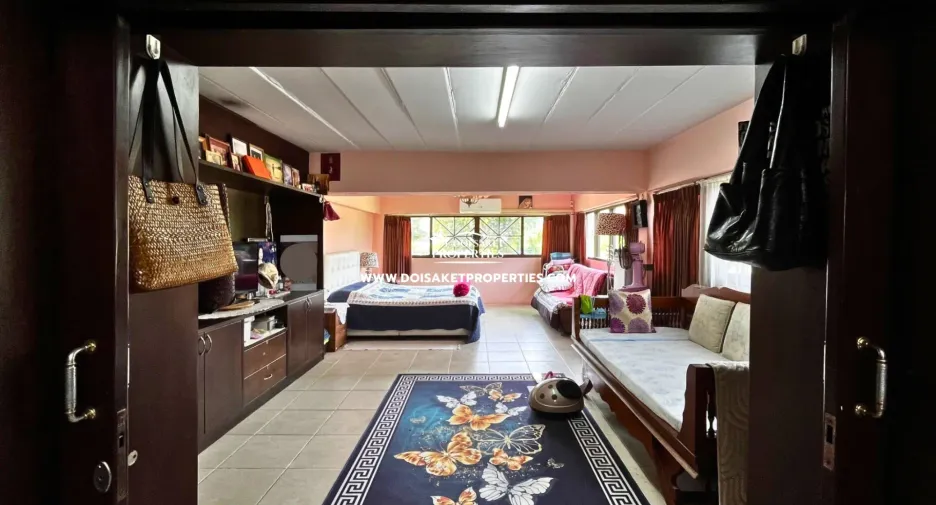 Haus zum Kauf mit 4 Zimmer in Doi Saket, Chiang Mai
