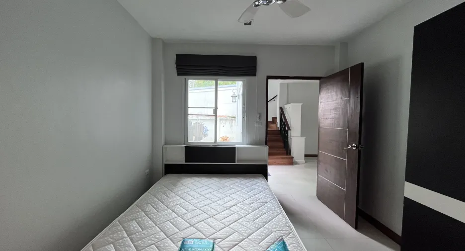 For rent 3 bedrooms house in Mueang Chiang Mai, Chiang Mai