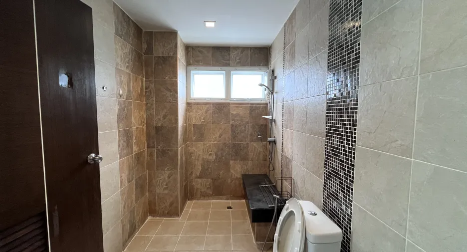 For rent 3 bedrooms house in Mueang Chiang Mai, Chiang Mai