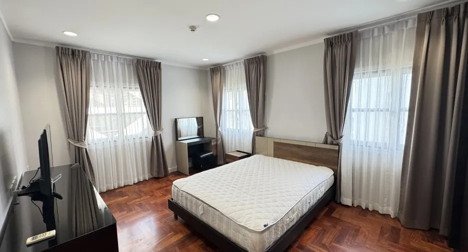For rent 3 ベッドルーム apartment in Pathum Wan, Bangkok