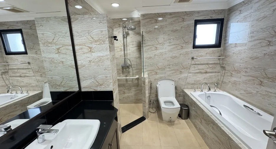 For rent 3 ベッドルーム apartment in Pathum Wan, Bangkok