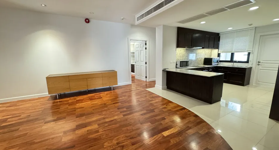 For rent 3 ベッドルーム apartment in Pathum Wan, Bangkok