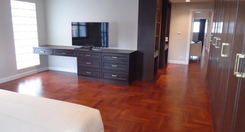 For rent 3 ベッドルーム apartment in Pathum Wan, Bangkok