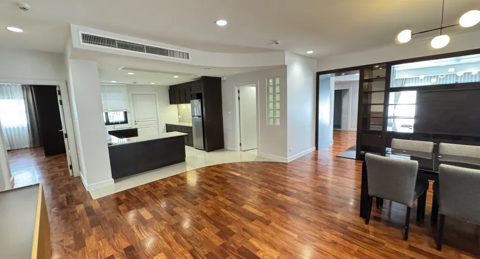 For rent 3 ベッドルーム apartment in Pathum Wan, Bangkok