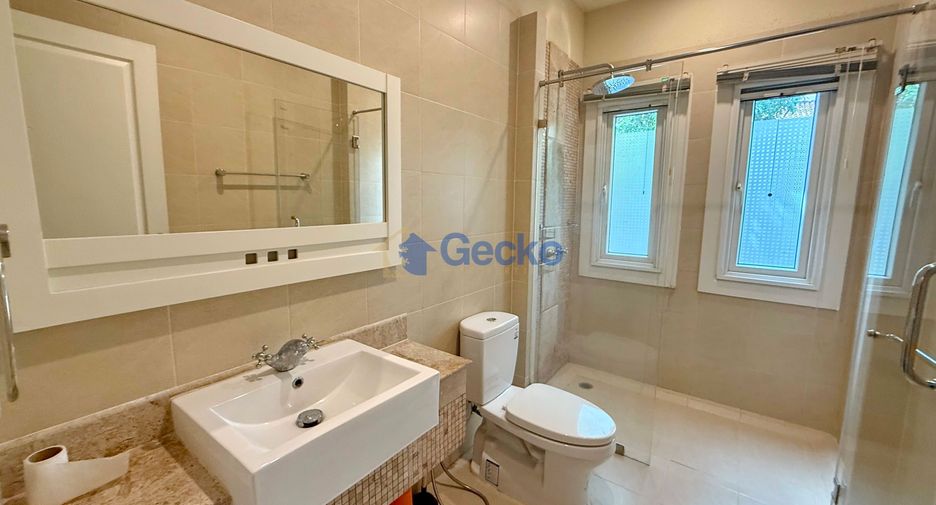 For rent 4 bedrooms house in Bang Lamung, Chonburi
