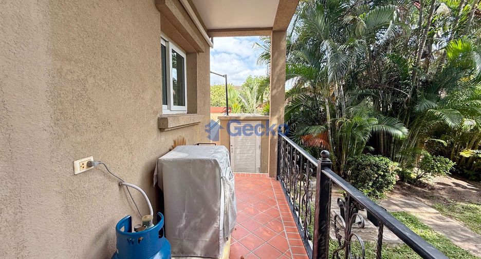 For rent 4 bedrooms house in Bang Lamung, Chonburi
