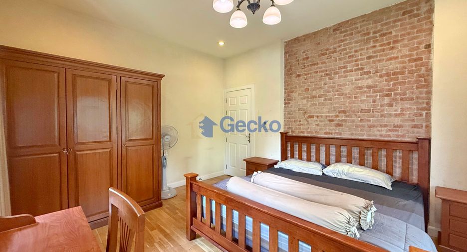 For rent 4 bedrooms house in Bang Lamung, Chonburi