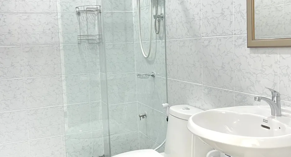For rent 4 bedrooms townhouse in Phra Khanong, Bangkok