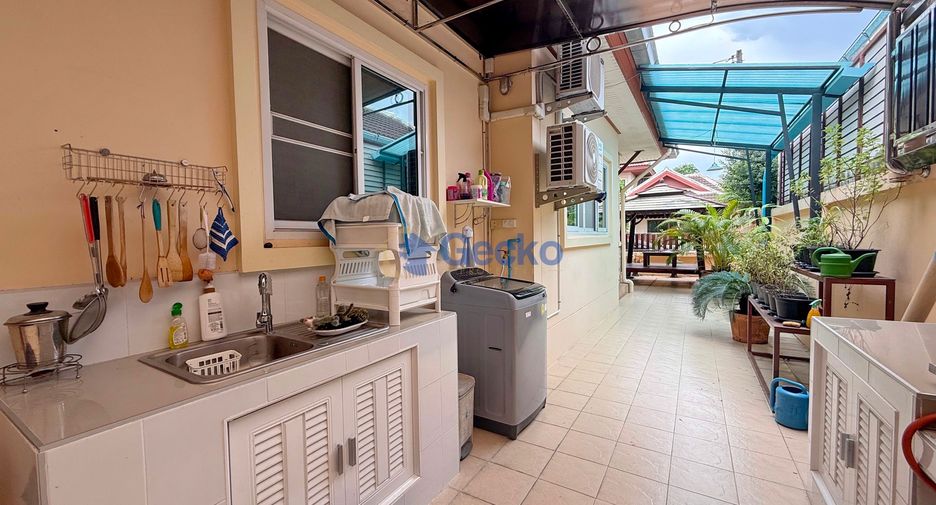 Haus zur Miete mit 3 Zimmer in Bang Lamung, Chonburi