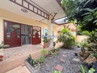 Haus zur Miete mit 3 Zimmer in Bang Lamung, Chonburi