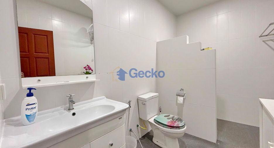 Haus zur Miete mit 3 Zimmer in Bang Lamung, Chonburi