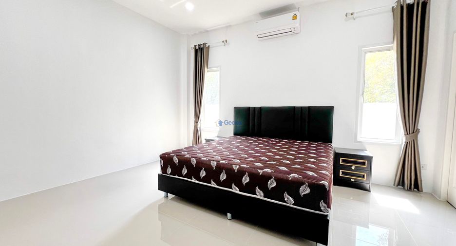 Haus zur Miete mit 3 Zimmer in Bang Lamung, Chonburi