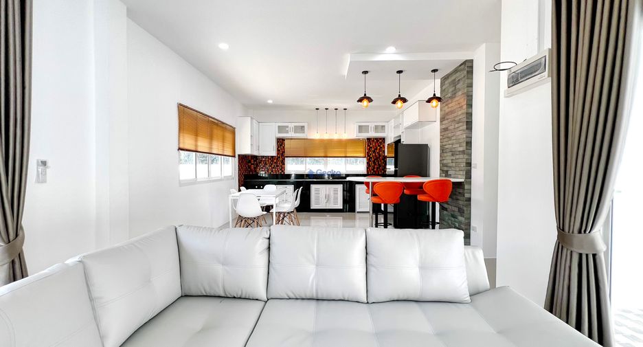 Haus zur Miete mit 3 Zimmer in Bang Lamung, Chonburi