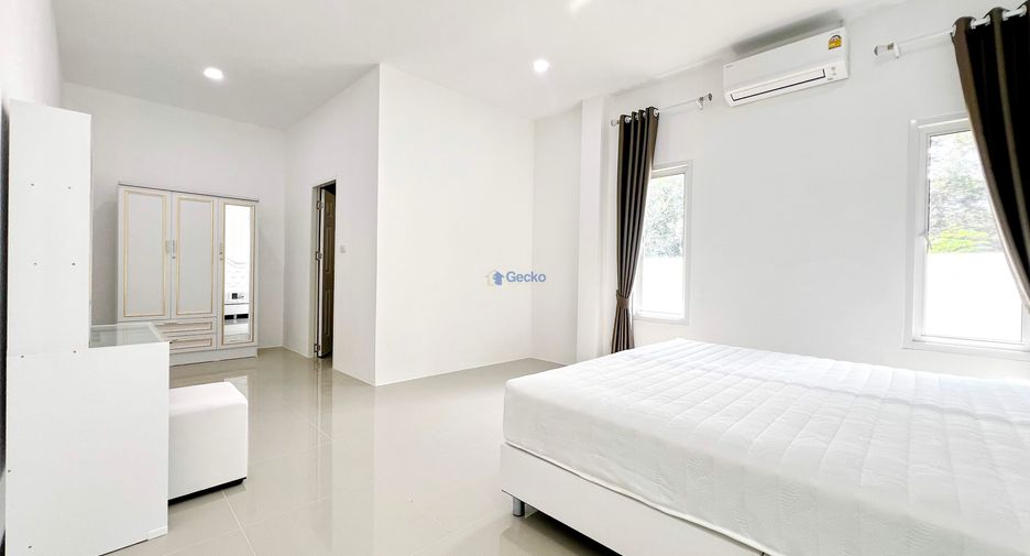 Haus zur Miete mit 3 Zimmer in Bang Lamung, Chonburi