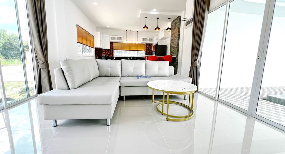 Haus zur Miete mit 3 Zimmer in Bang Lamung, Chonburi