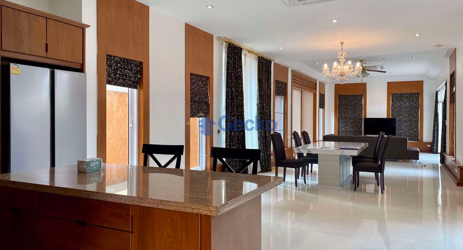 Haus zur Miete mit 5 Zimmer in Bang Lamung, Chonburi