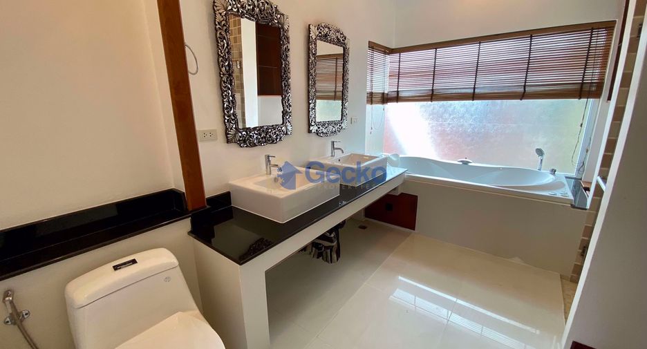 Haus zur Miete mit 5 Zimmer in Bang Lamung, Chonburi