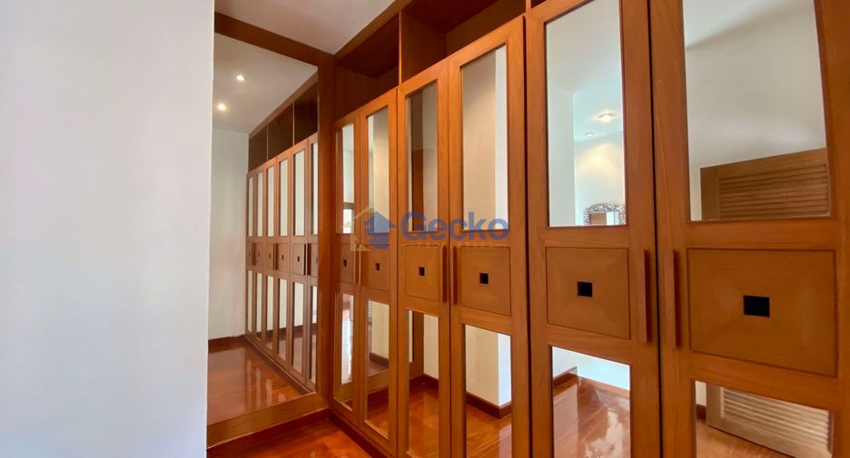 Haus zur Miete mit 5 Zimmer in Bang Lamung, Chonburi
