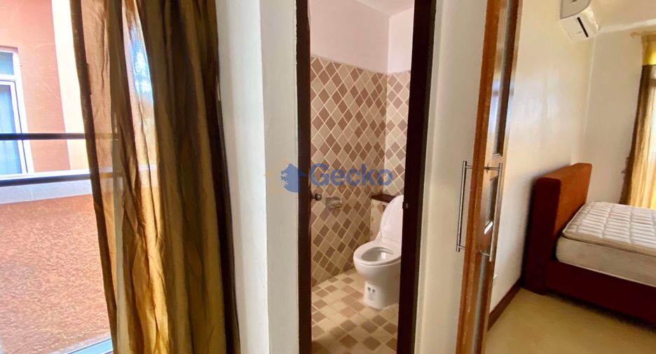 Haus zur Miete mit 5 Zimmer in Bang Lamung, Chonburi