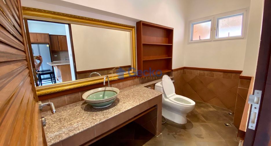 Haus zur Miete mit 5 Zimmer in Bang Lamung, Chonburi