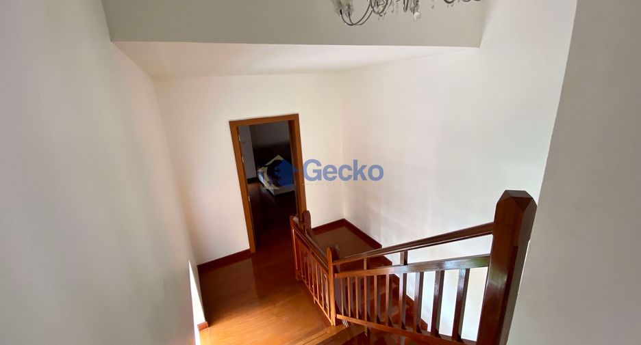 Haus zur Miete mit 5 Zimmer in Bang Lamung, Chonburi