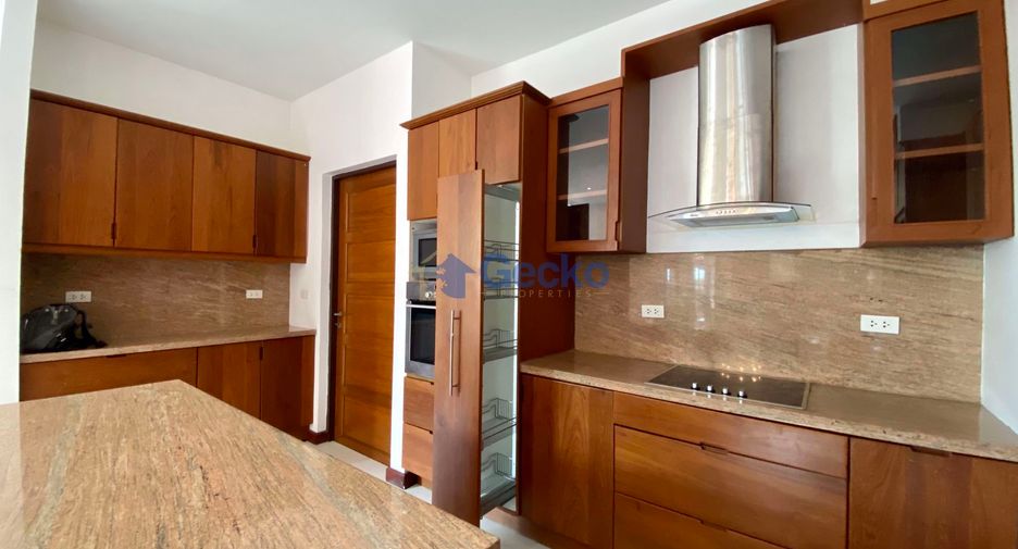 Haus zur Miete mit 5 Zimmer in Bang Lamung, Chonburi