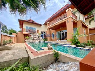 Haus zur Miete mit 5 Zimmer in Bang Lamung, Chonburi