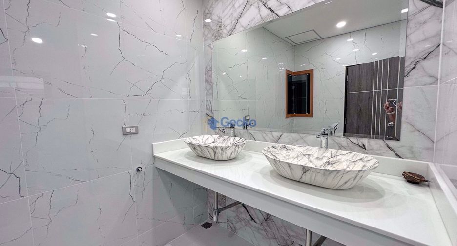 Haus zur Miete mit 3 Zimmer in Bang Lamung, Chonburi