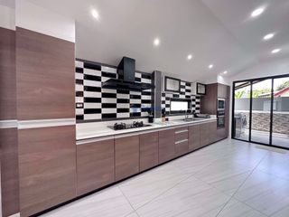 Haus zur Miete mit 3 Zimmer in Bang Lamung, Chonburi