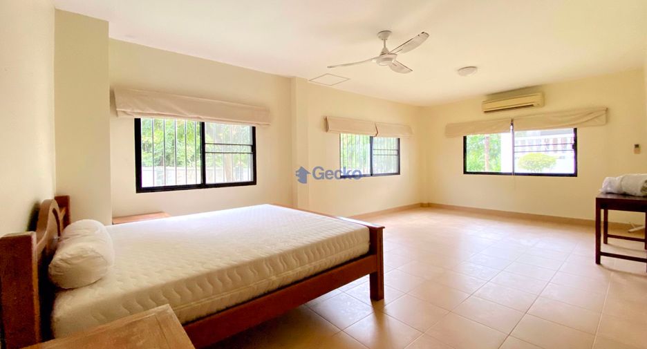 Haus zur Miete mit 5 Zimmer in Bang Lamung, Chonburi
