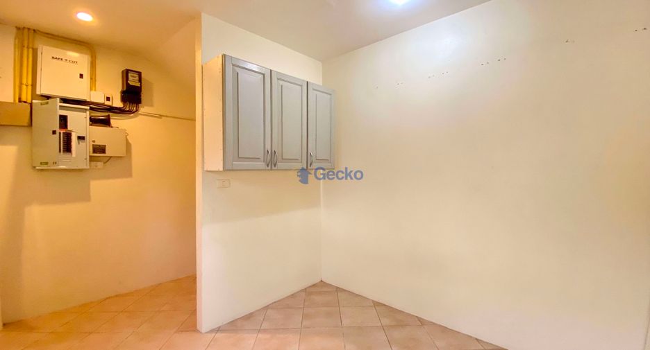 Haus zur Miete mit 5 Zimmer in Bang Lamung, Chonburi