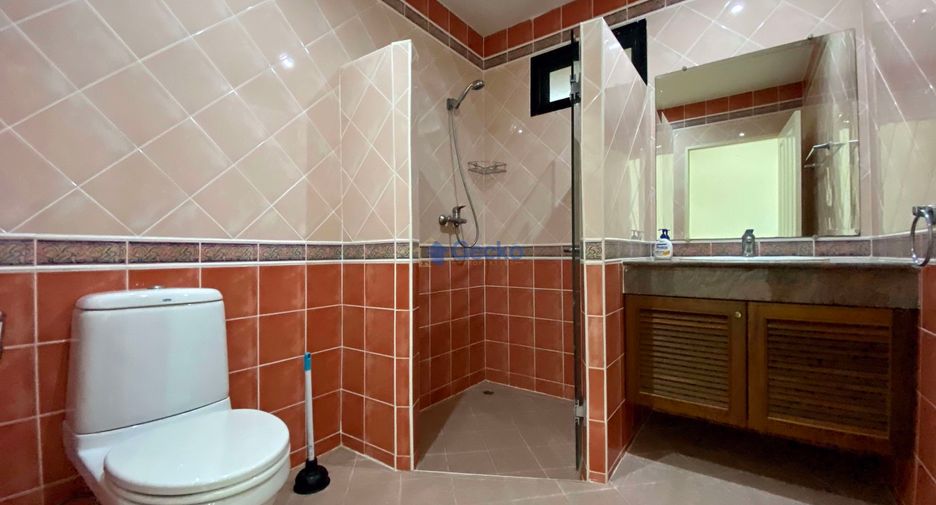 Haus zur Miete mit 5 Zimmer in Bang Lamung, Chonburi