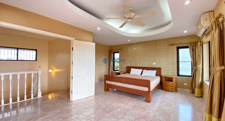 Haus zur Miete mit 5 Zimmer in Bang Lamung, Chonburi