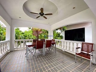 Haus zur Miete mit 5 Zimmer in Bang Lamung, Chonburi