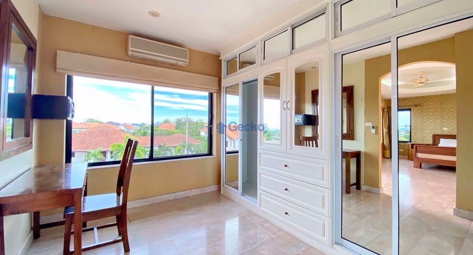Haus zur Miete mit 5 Zimmer in Bang Lamung, Chonburi