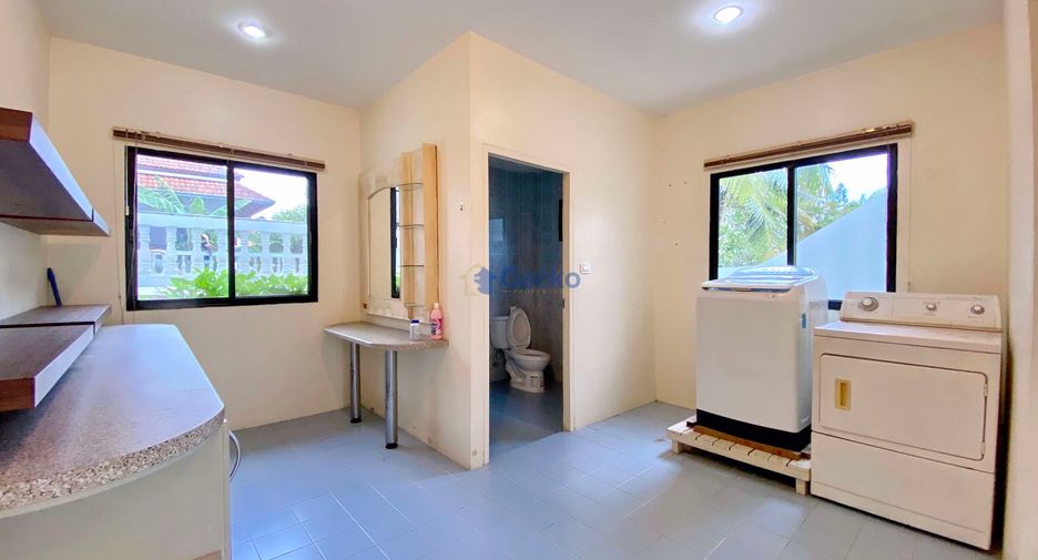 Haus zur Miete mit 5 Zimmer in Bang Lamung, Chonburi