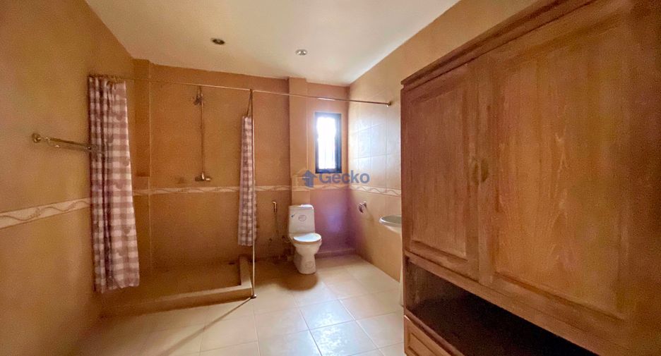 Haus zur Miete mit 5 Zimmer in Bang Lamung, Chonburi