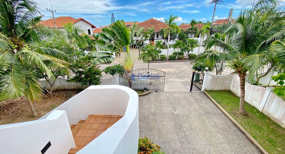 Haus zur Miete mit 5 Zimmer in Bang Lamung, Chonburi