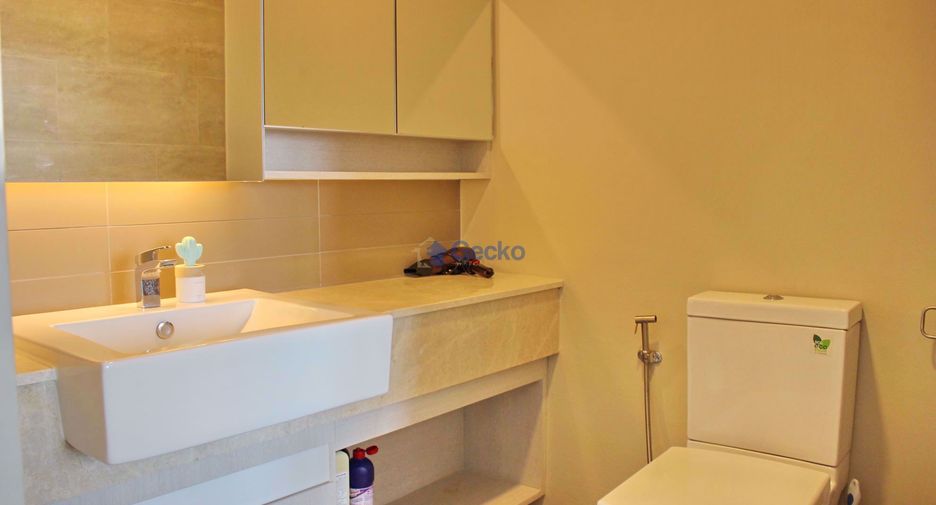 For rent 2 bedrooms condo in Jomtien, Pattaya