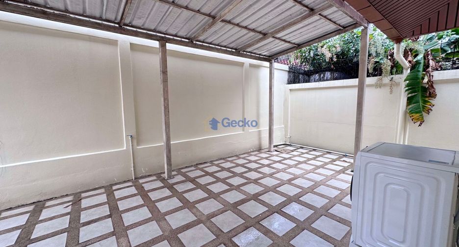 Haus zur Miete mit 4 Zimmer in Bang Lamung, Chonburi