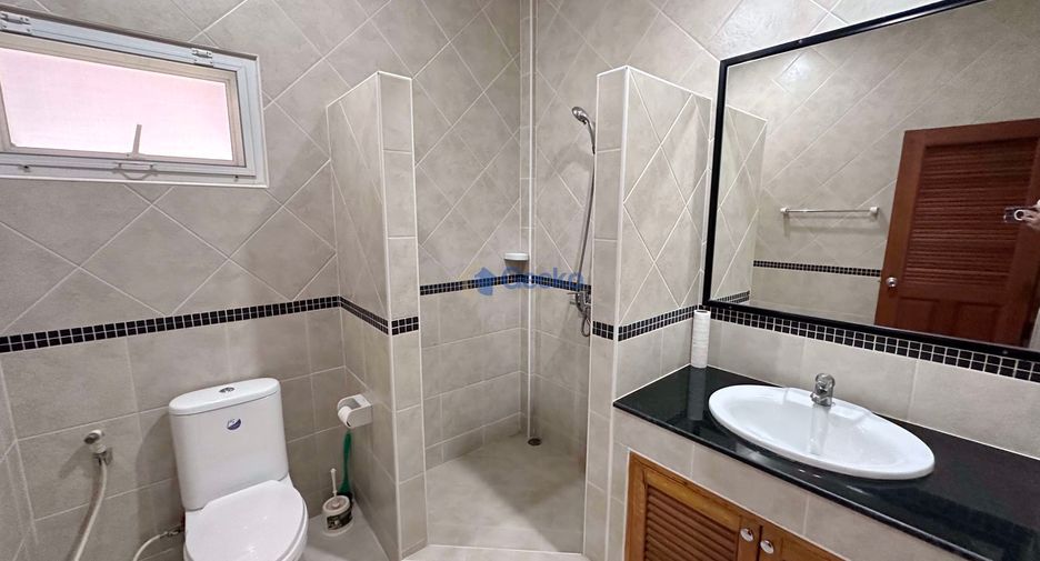 Haus zur Miete mit 4 Zimmer in Bang Lamung, Chonburi