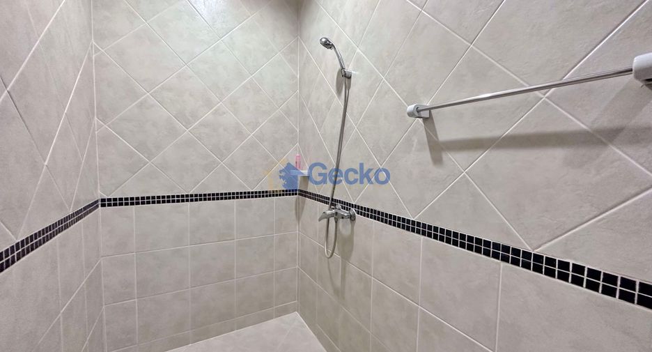 Haus zur Miete mit 4 Zimmer in Bang Lamung, Chonburi